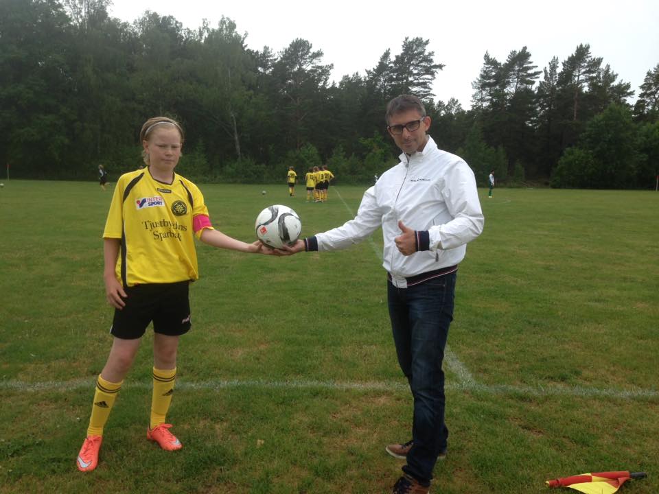 TBSL sponsrar VFF P03 med matchboll