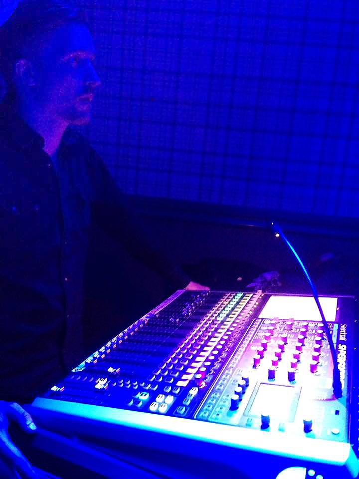 Full koncentration vid Kapten Haddox clubspelning på Harrys i Västervik 2016-06-11